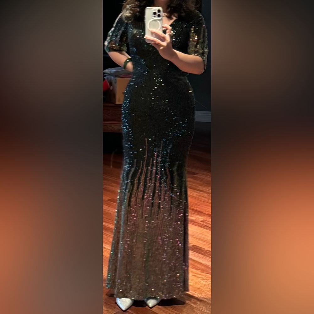 Long sparkly green dress for prom, gala’s, events and more.